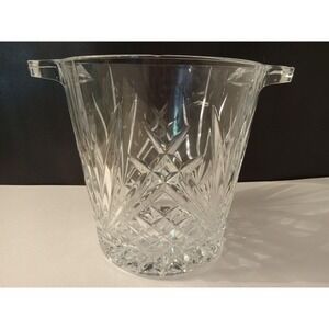 GALWAY IRISH CRYSTAL TAB HANDLE ICE BUCKET there is a small chip in the top of i